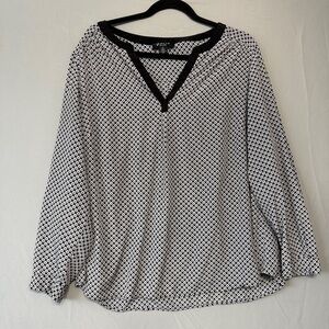Dalia Plus Womens Patterned Top Size 1X Black White Office Business Work V Neck